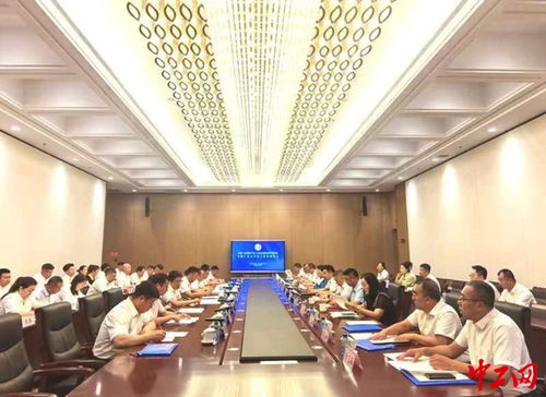 錫林郭勒盟工會(huì)召開(kāi)現(xiàn)場(chǎng)會(huì) 深化產(chǎn)業(yè)工人隊(duì)伍建設(shè)改革與廠務(wù)公開(kāi)民主管理